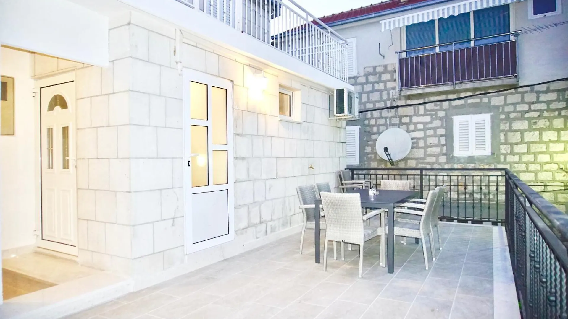 Porto Beach Apartments Seget-Trogir 0*, 트로기르